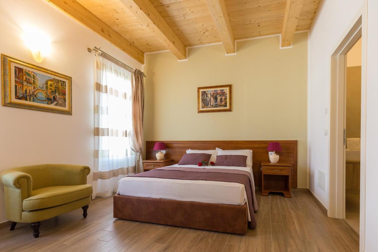 Villa Cavour Comacchio Extérieur photo