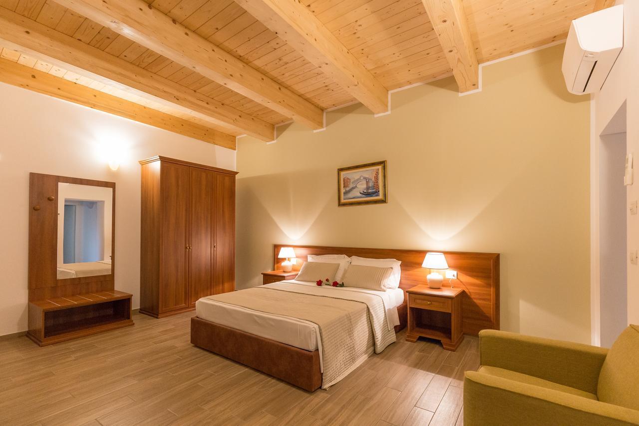 Villa Cavour Comacchio Extérieur photo